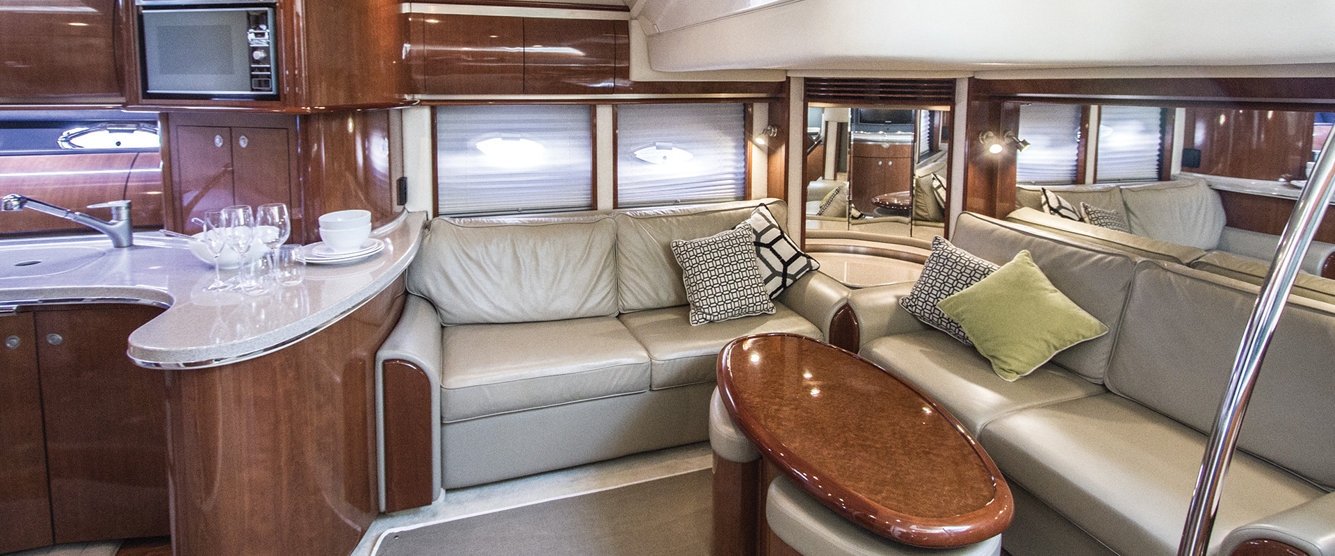 Kitcehn interior pacific 52 Sea Ray Sundancer