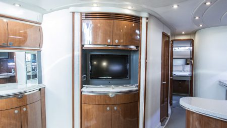 Pacific 52 sea Ray Lower deck Interior