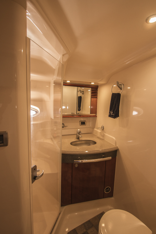 Bathroom interior of Pacific 52 Sea Ray Sundancer